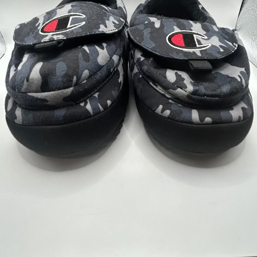 Champion Kids Camo Indoor/Outdoor‎ Slippers with pockets size 6Y